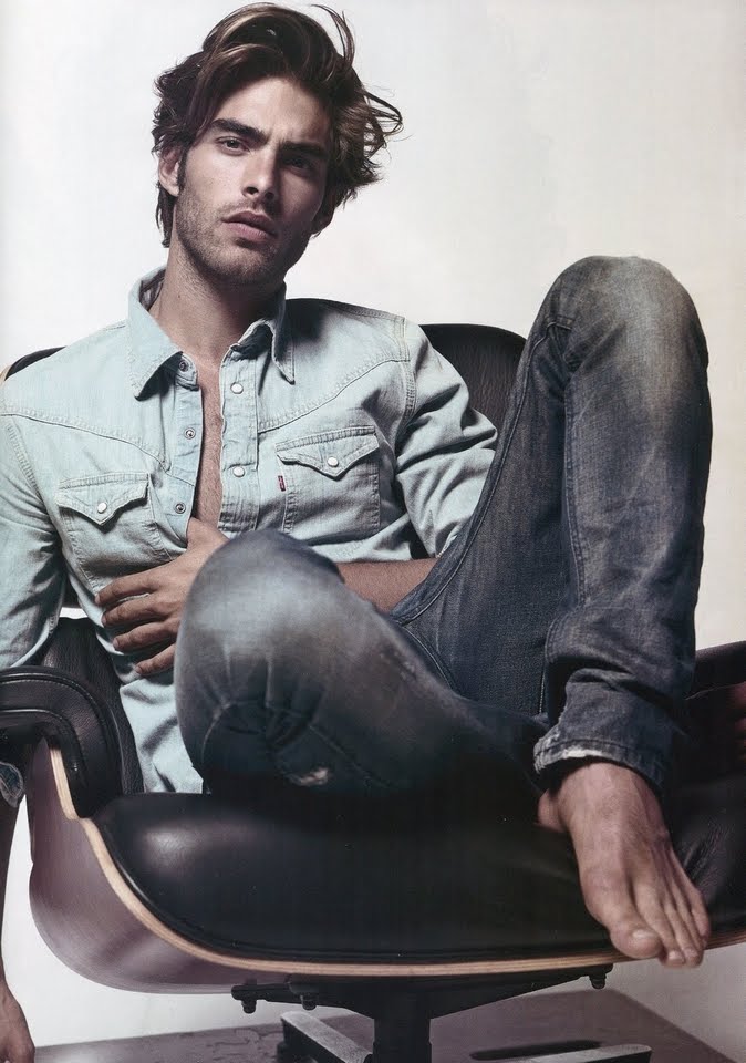 L%27Officiel+Hommes+%2318+-+Jon+Kortajarena+by+Milan+Vukmirovic+01.jpg