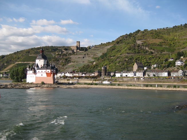 [19+-+Castle+on+Rhine.jpg]