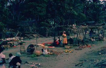 [HAITI_mercado-miseria.JPG]