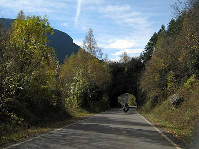 La carretera que recorre el Valle de Benasque.