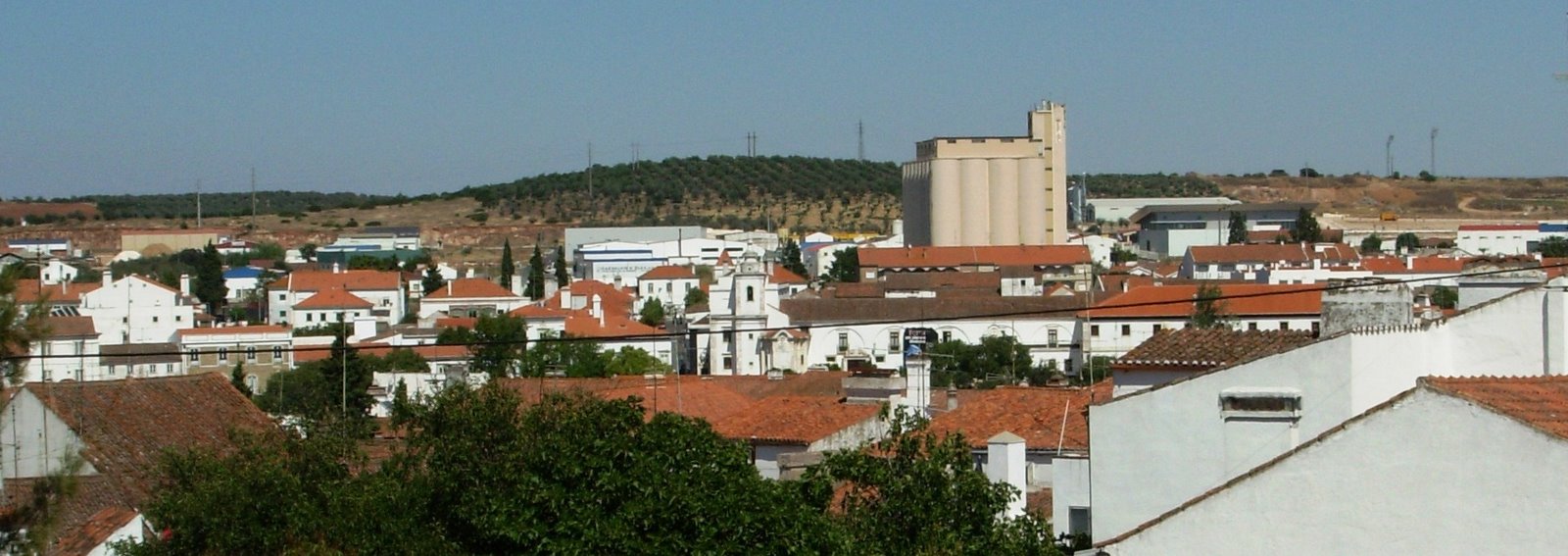 [estremoz+skyline.JPG]