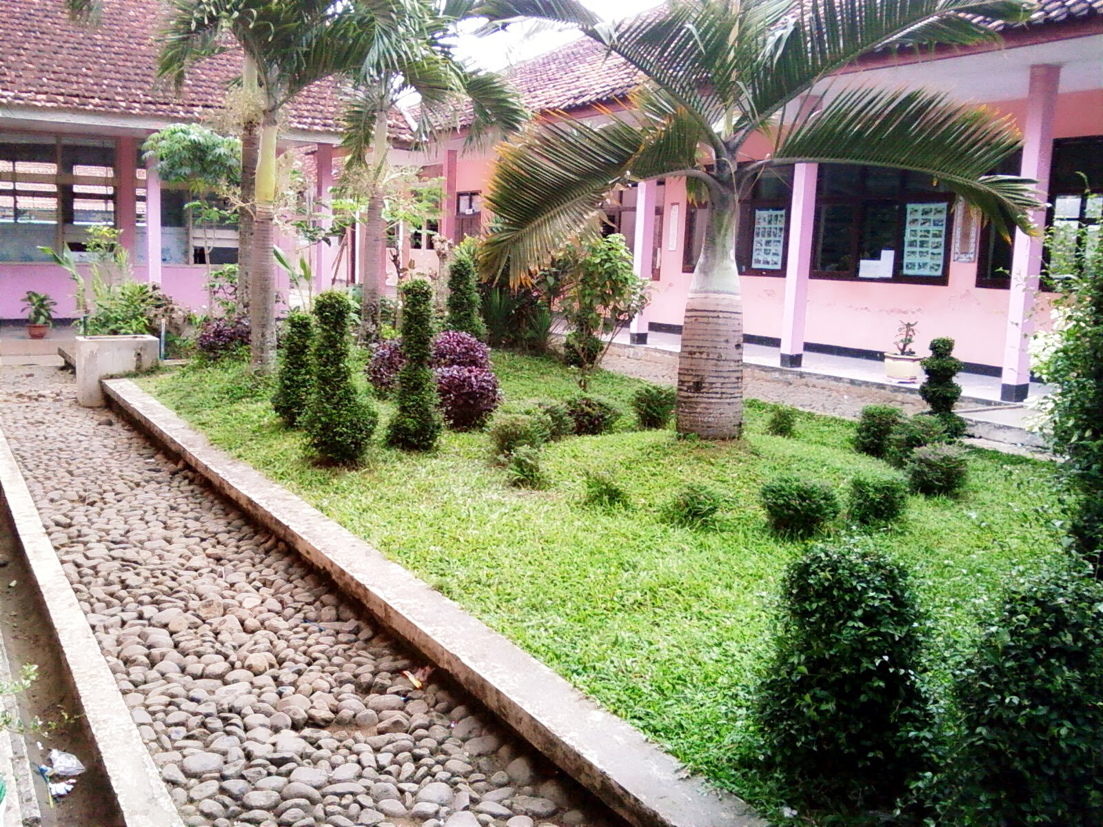 SMP NEGERI 1 CIHAURBEUTI: Profil Sekolah