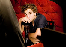 <b>robert pattinson</b>