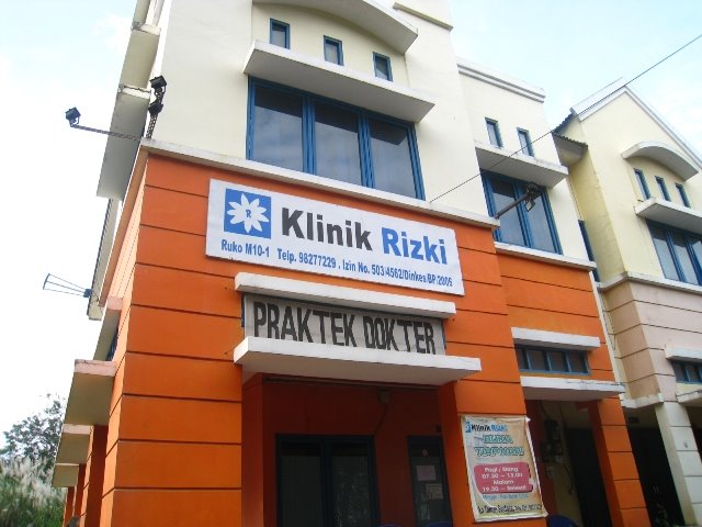 [klinik+rizki.JPG]