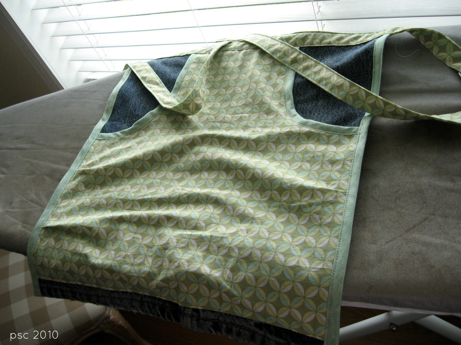 Bloom Clothespin Apron Tutorial