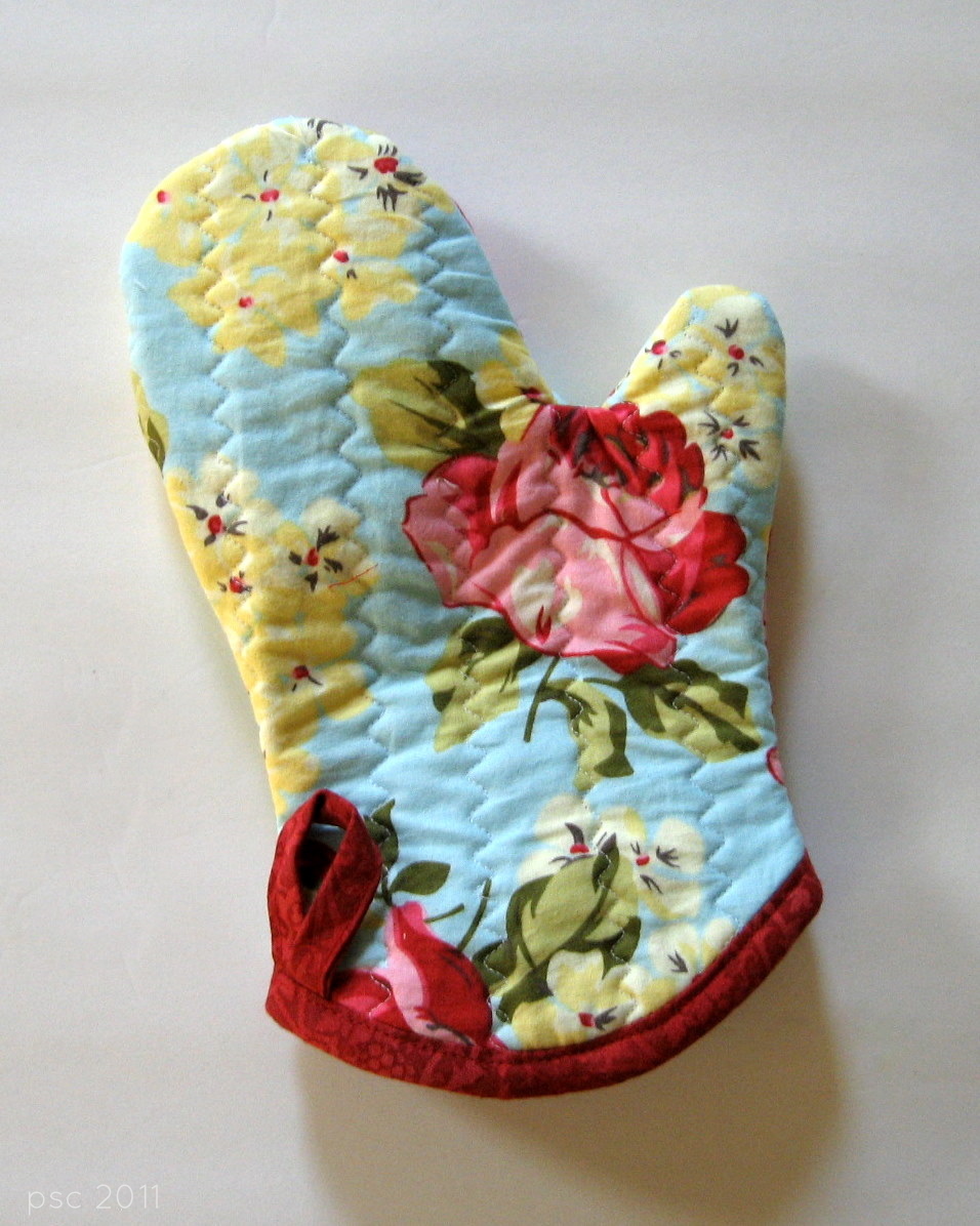 Pickup Some Creativity Favorite Oven Mitt Tutorial, with free template.