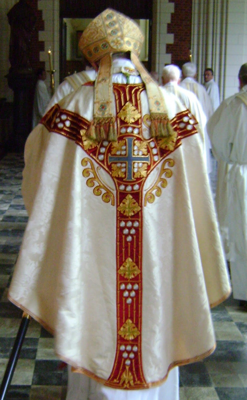 New Liturgical Movement Vestments for the Feast of the Assumption