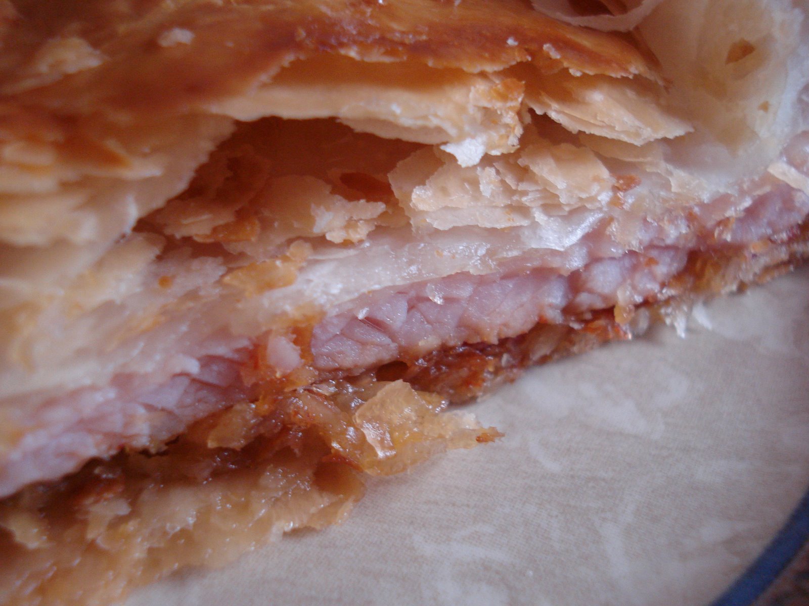 [empanada+lomo.JPG]