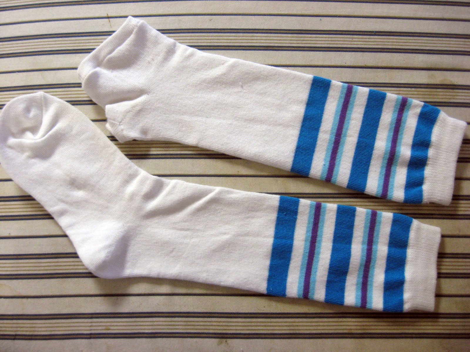 Craft with Confidence Socks to Arm Warmers