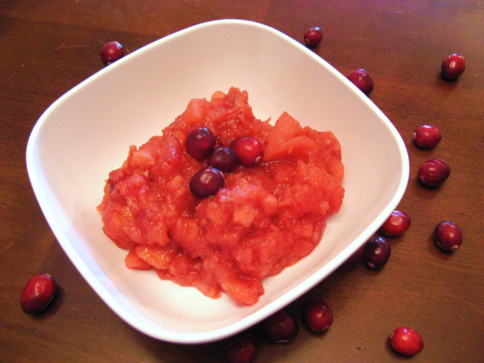 The WellFed Newlyweds Cranberry Applesauce