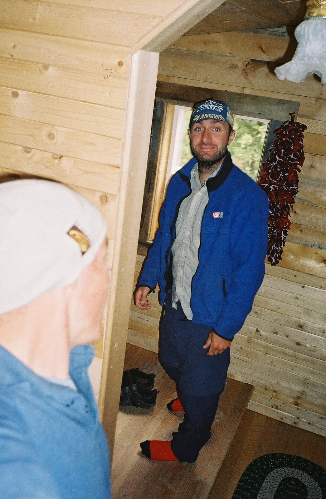 [0044301-R2-003-0.jpg]