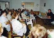 2009 Dr. Renato Perurena disertando sobre temas de salud.