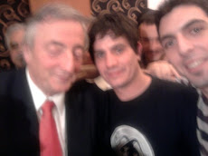 La foto de mi hermano con el más grande