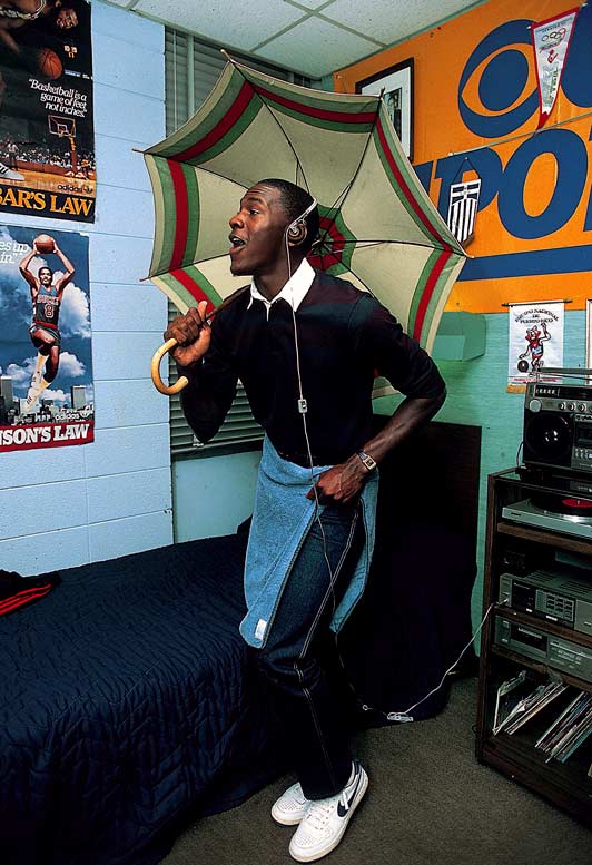 [michael-jordan-dorm-room(2).jpg]