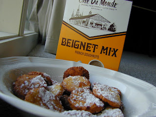 beignet du monde mix cafe french foods doughnuts