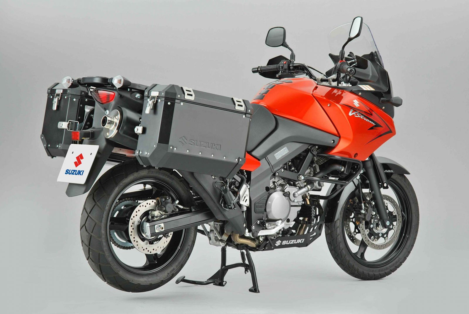 http://2.bp.blogspot.com/_ooiqCxFab5Y/TG5o9Q5AJzI/AAAAAAAAAyE/7DR6QFN6rJ4/s1600/Suzuki+V-Strom+650A+XP+Rear+Side.jpg