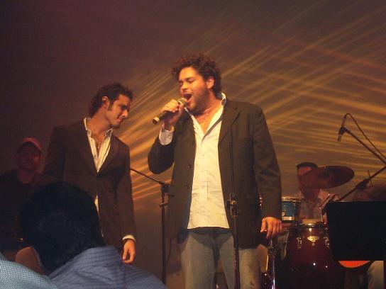 [nicolas+en+accion+canto.aspx]