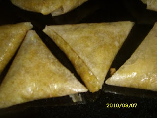Briwates marocaines (Triangles)   la viande hache et champignons Briks+far%C3%A7ies+101