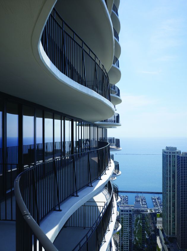 E Y E L U V aqua tower chicago