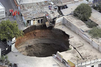 Giant Sinkhole Giant Sinkhole