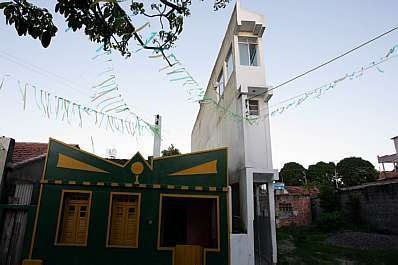 Narrow House Narrow House