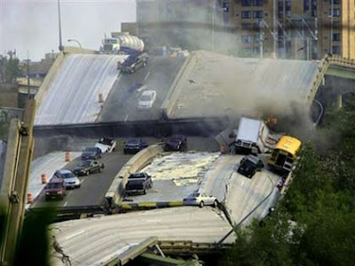 Fallen Bridge Fallen I-35W Motorway Bridge