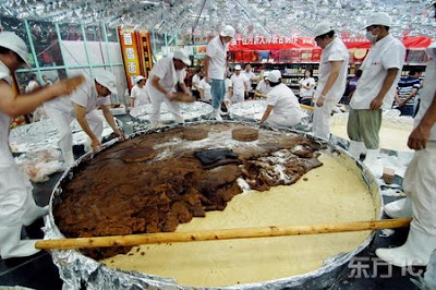 Giant mooncake Giant mooncake