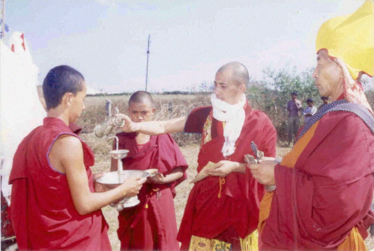 [Khensur+Rinpoche1.jpg]