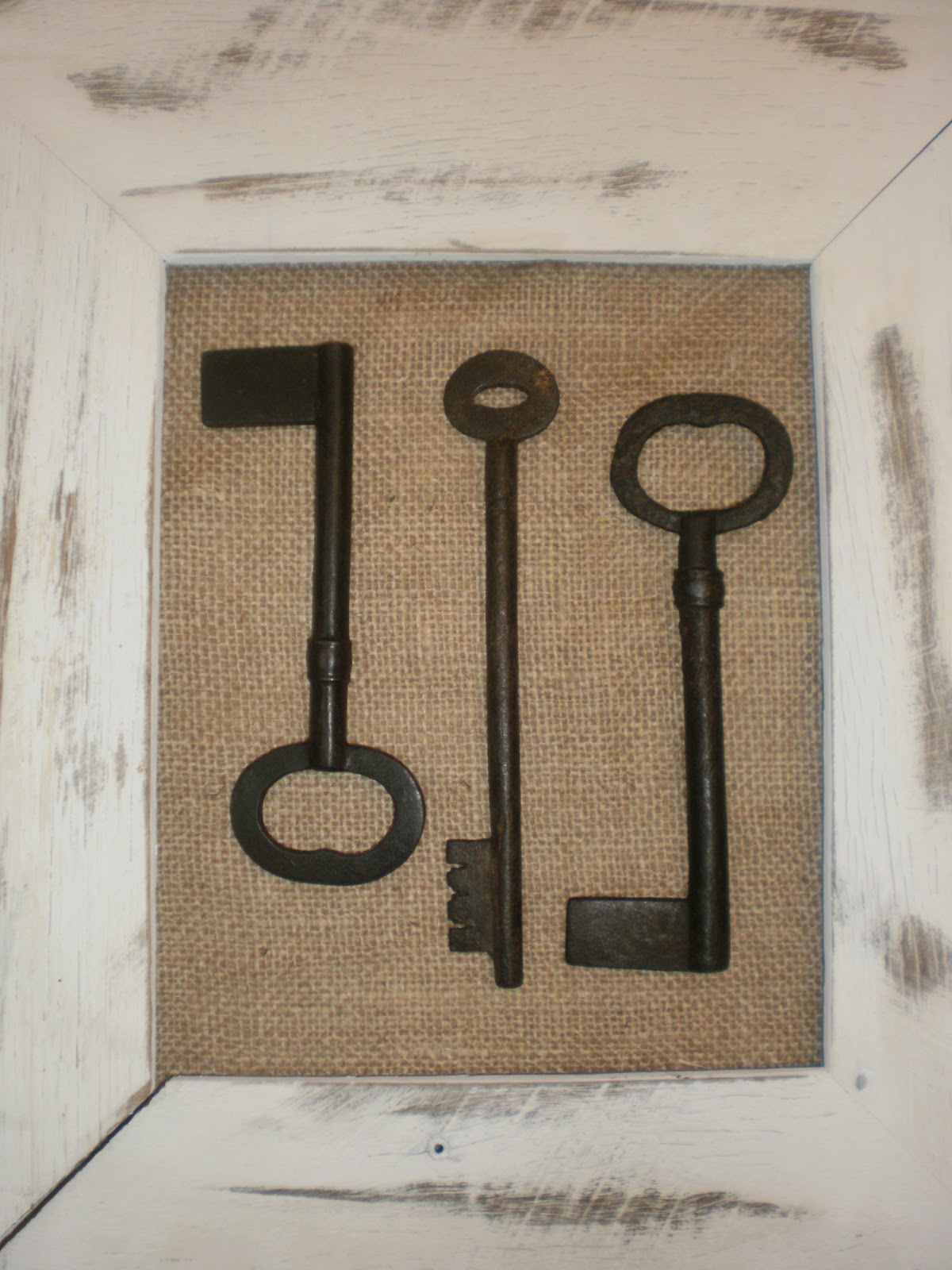 the girl in the brick house Framing Vintage Keys DIY Craft