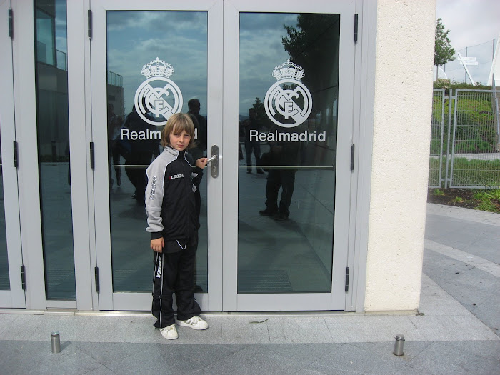 ALEX FDZ EN LA CIUDAD DEPORTIVA DEL REAL MADRID