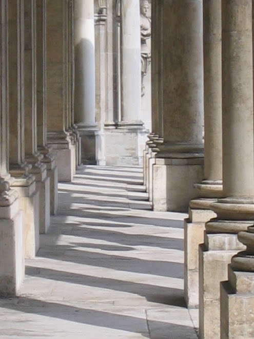 colonnade (Palais du Gouvernement)