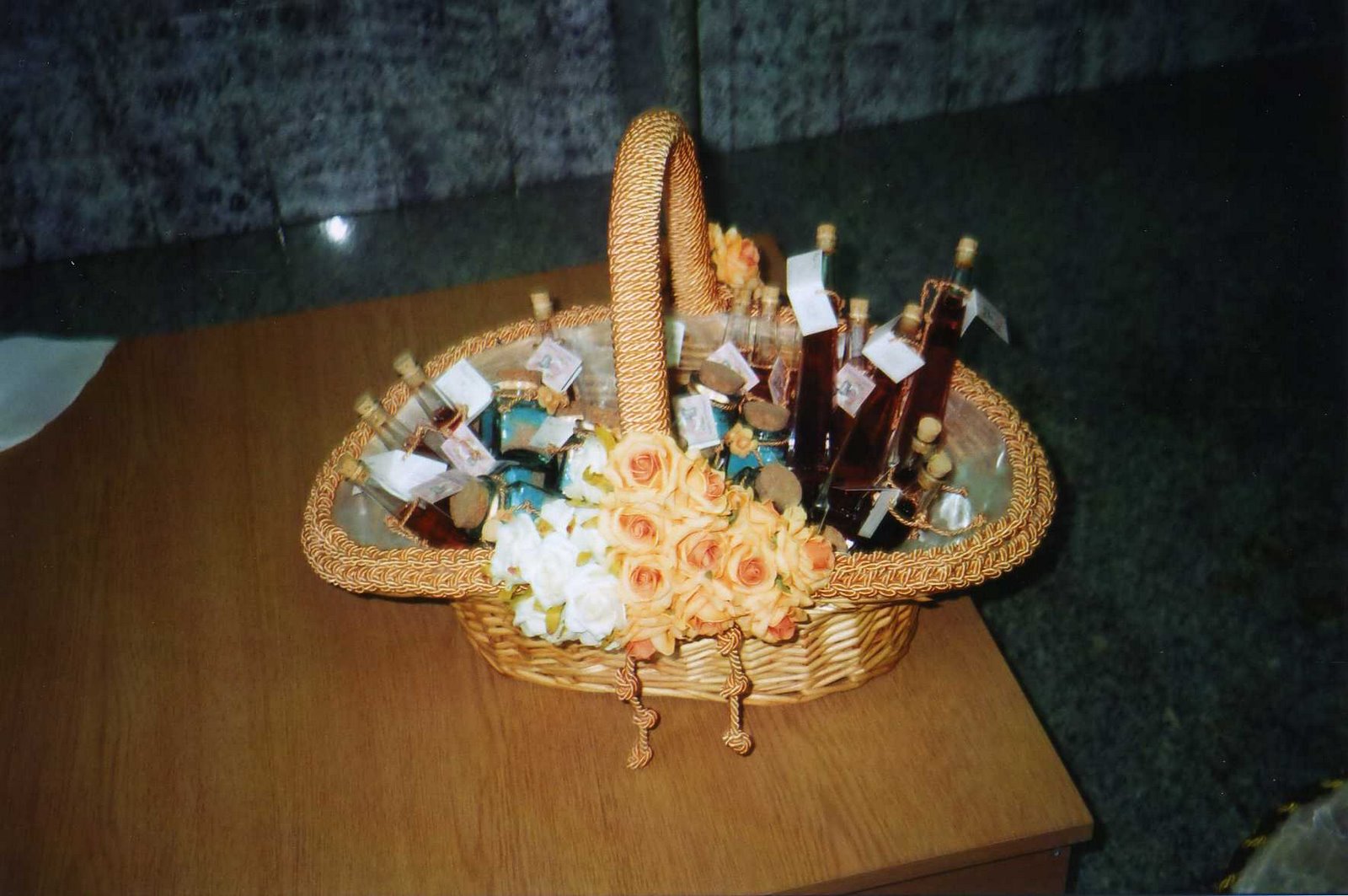 [img101.jpg]