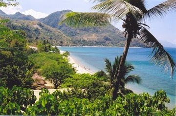 Luxury Philippines club paradise resorts 100 islands.