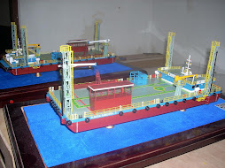 miniatur kapal kerja /work barge
