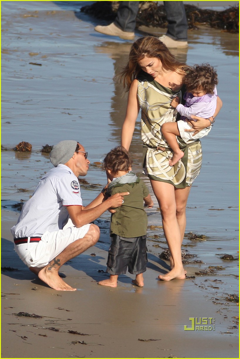 the fashionER: Jennifer Lopez and her kids: New Gucci Models!!!