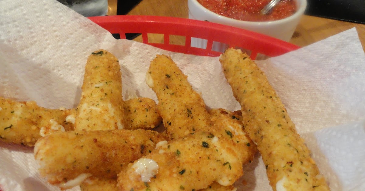 The OnCall Cook Mozzarella Sticks with Marinara