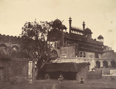 Interior+view+of+the+Lahore+Gate+of+Palace,+Delhi++-+1858