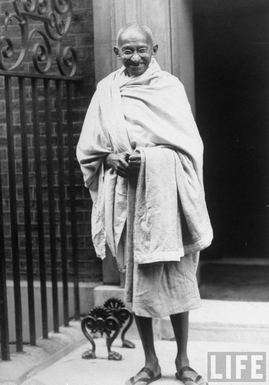 Anti-government protests in Egypt - Page 2 Mahatma+Gandhi+standing+outside+10+Downing+Street+-+London+United+Kingdom+-+1930