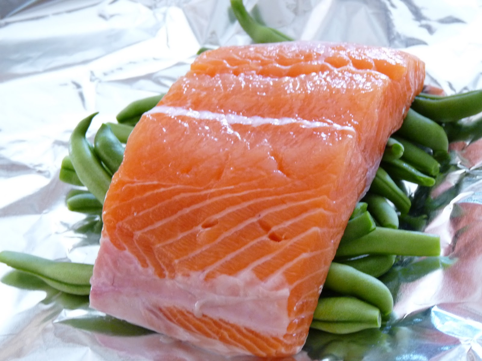 Jamie's Salmon Baked in a Foil Parcel With Green Beans and Pesto
