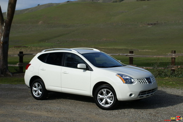 Nissan Rogue Review - Kelley Blue Book