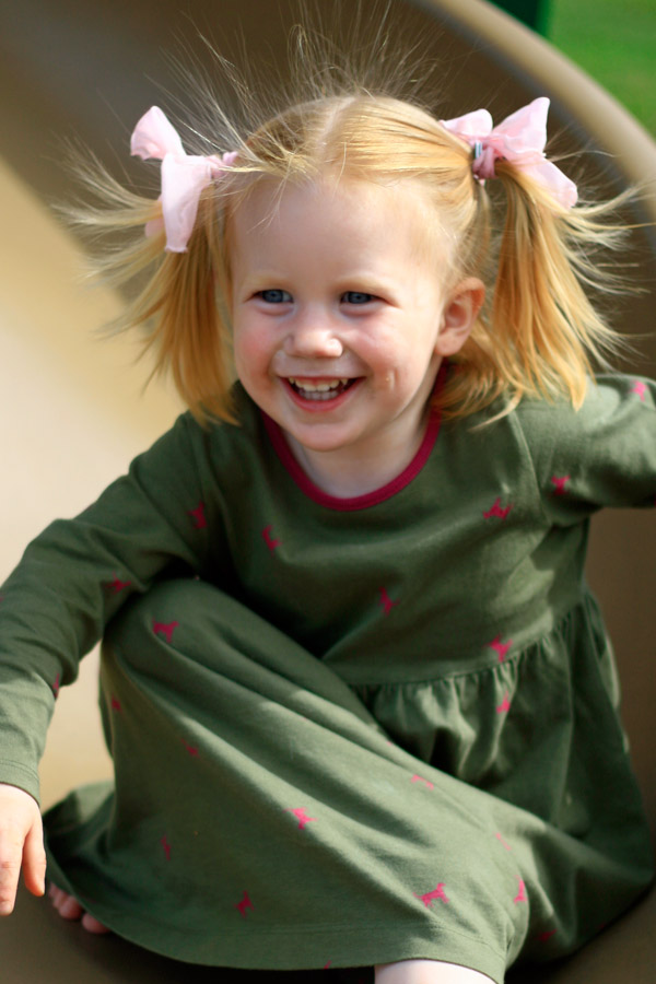 [Gracie+staticky+hair.jpg]