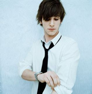 http://2.bp.blogspot.com/_pKos-WpFP7E/SLSH3vEVecI/AAAAAAAAAhc/0lINxo7qw-Y/s400/twilight%2BGaspardUlliel4.jpg