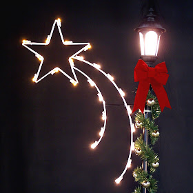 Crystal Valley Decorating Inc Light Pole Holiday Decorations And