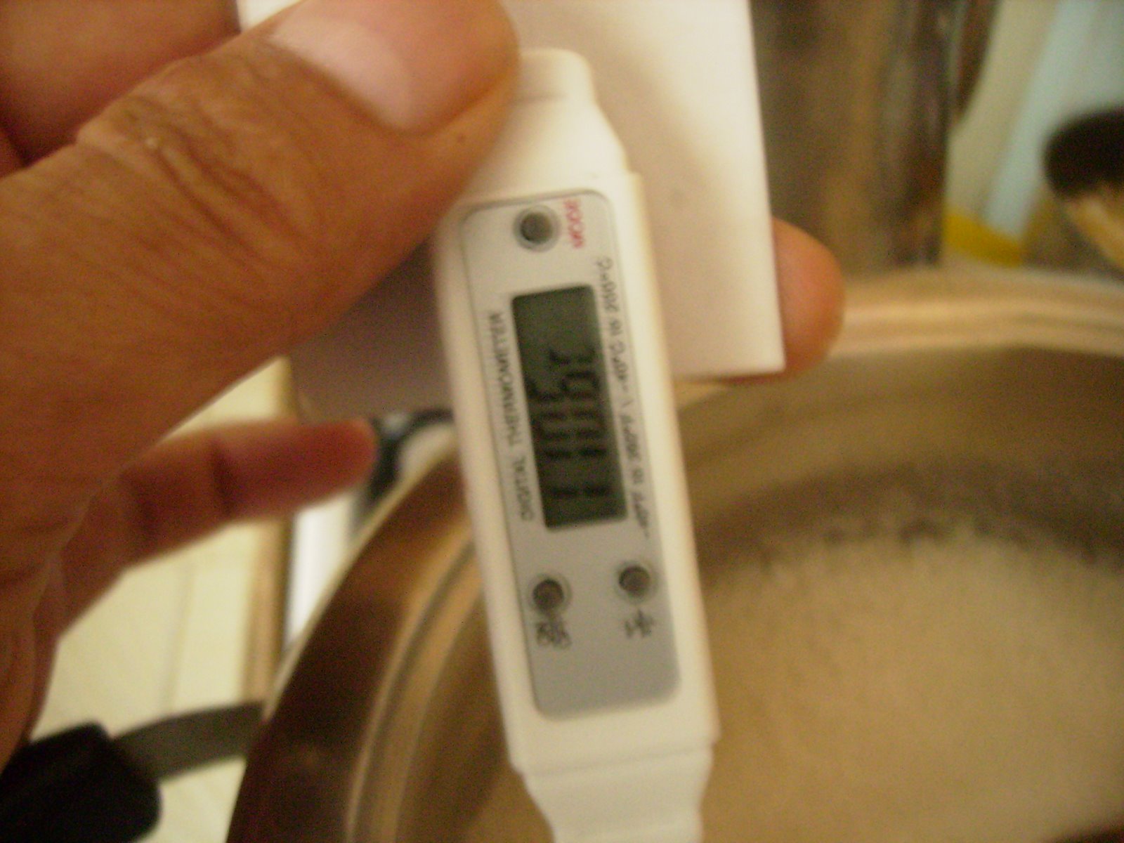 [PB040001.JPG]