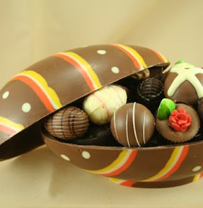 Nice tasty Chocolate Easter Eggs in Chocolate bowl cooked and ready on table to eat hot wallpaper la pascua