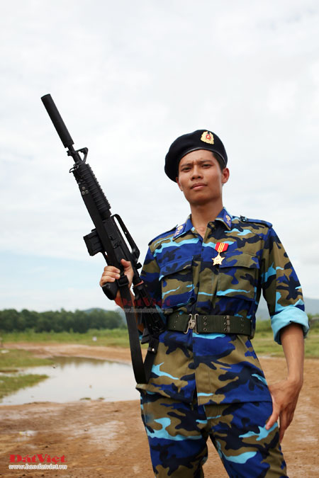 Ảnh chiến sĩ Cảnh Sát Biển