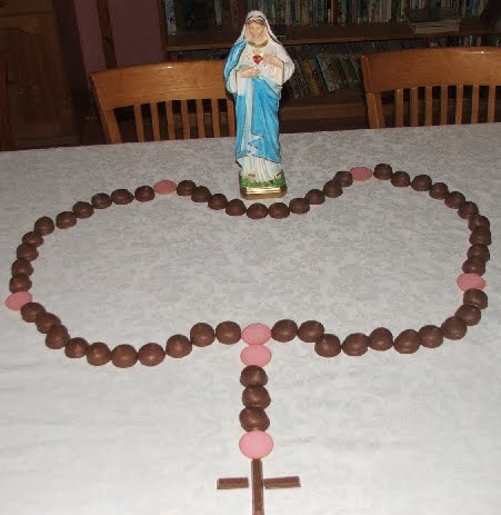 Make an Edible Rosary- Fun for Catholic Kids!