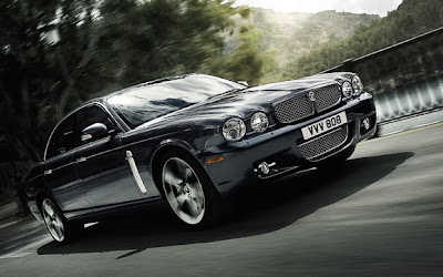 2010 Jaguar XJ luxury car