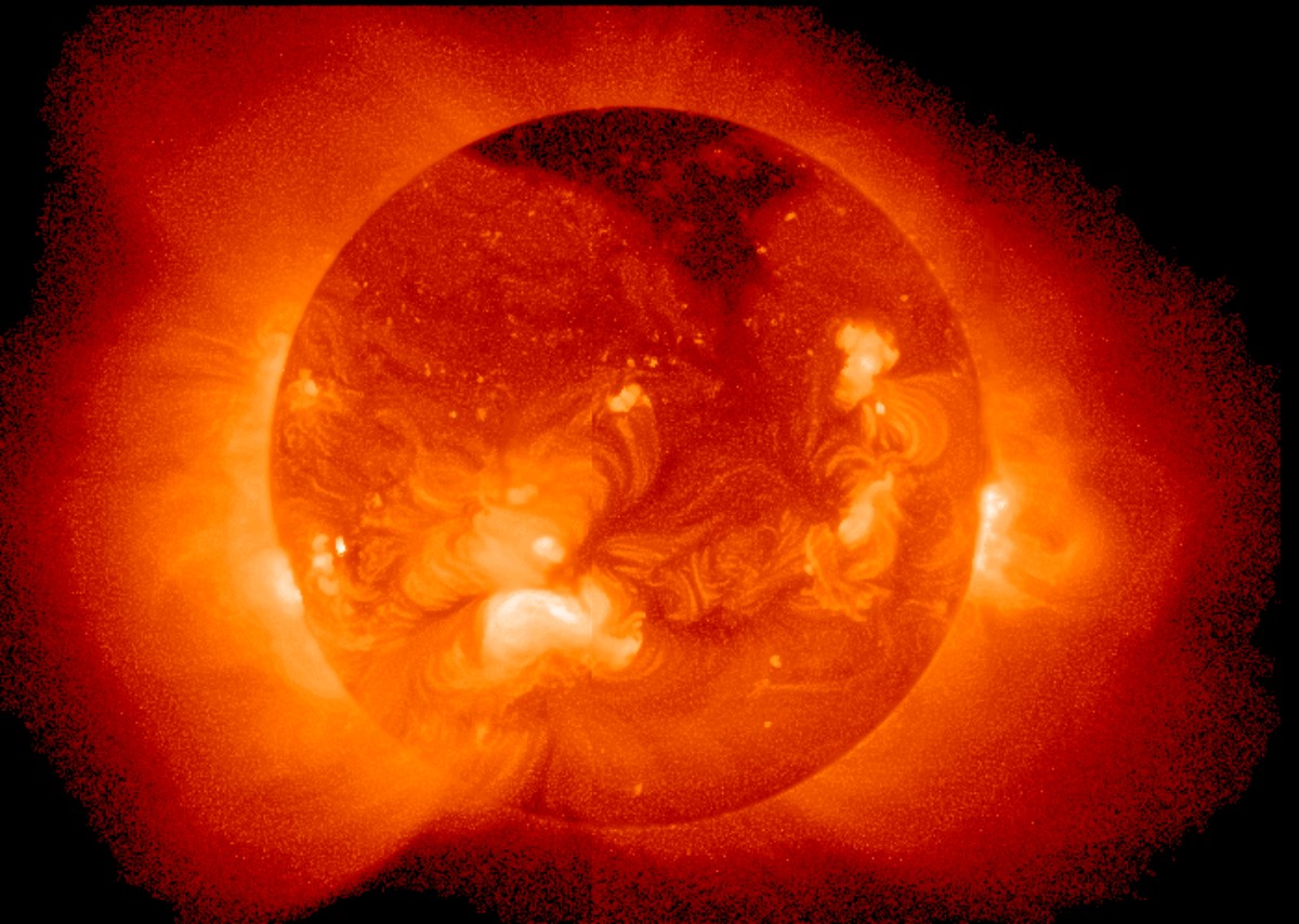 [x-ray_sun.jpg]