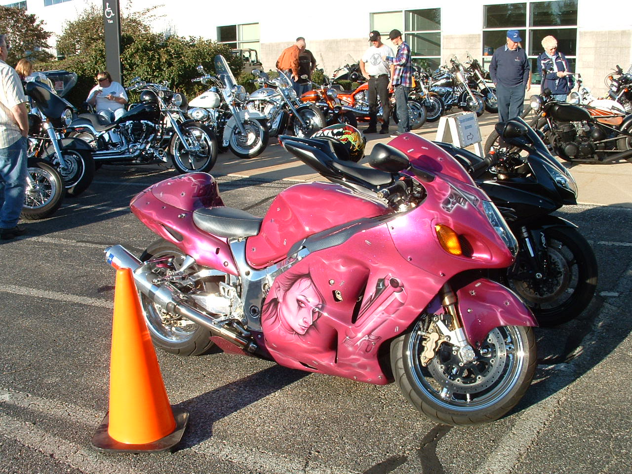 http://2.bp.blogspot.com/_p_3mlOIkFeA/TJTK_pxpaNI/AAAAAAAAEig/KvMDvDbAmuI/s1600/pink%2Bmotorcycle.jpg